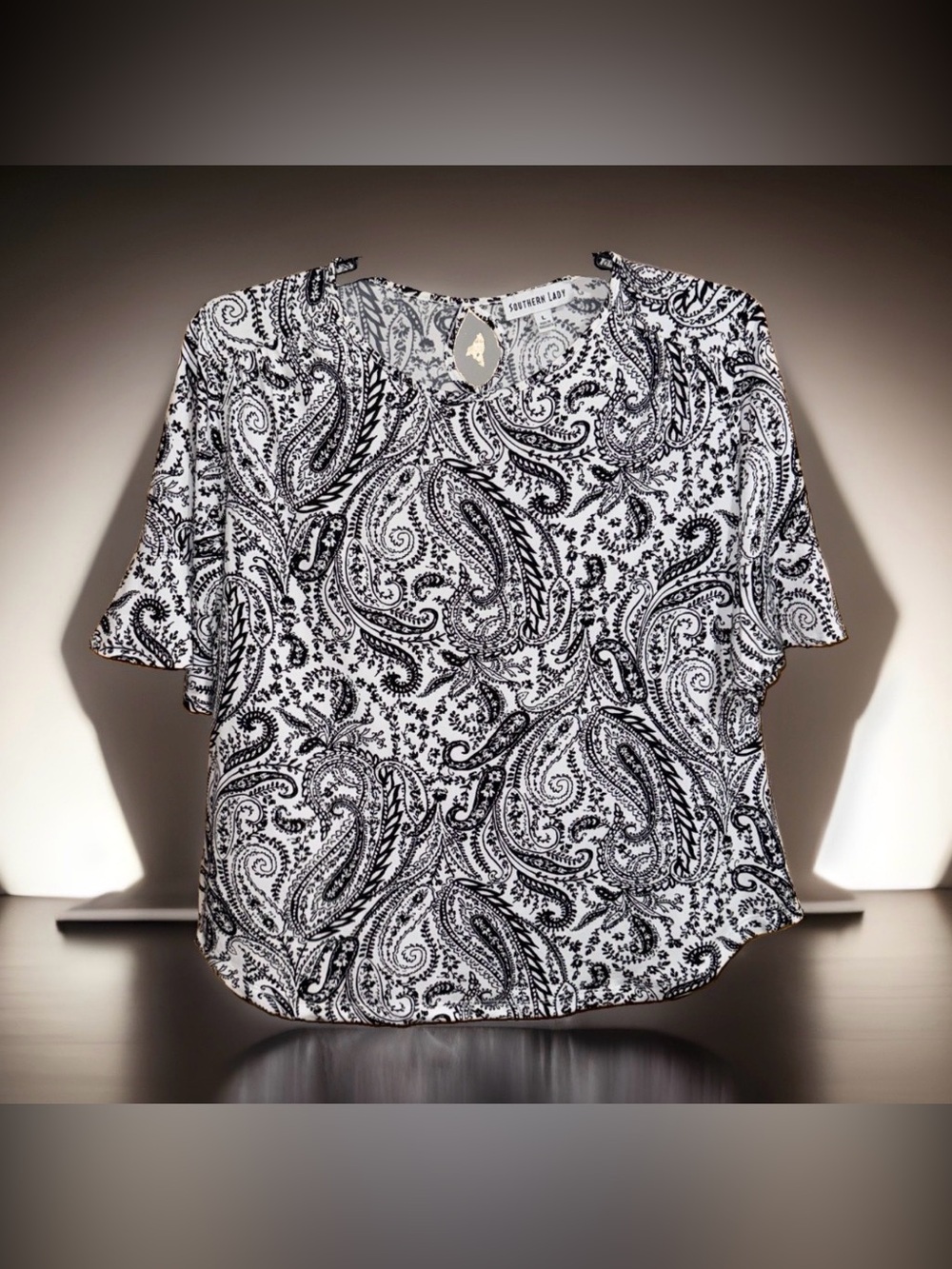 Southern Lady Black & White Paisley Scoop Neck Blouse w/Short Bell Sleeve-L-EC